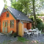 Vakantiehuis Trailer In With Swimming Pool