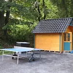 Trailer In With Swimming Pool Vakantiehuis Hundsdorf