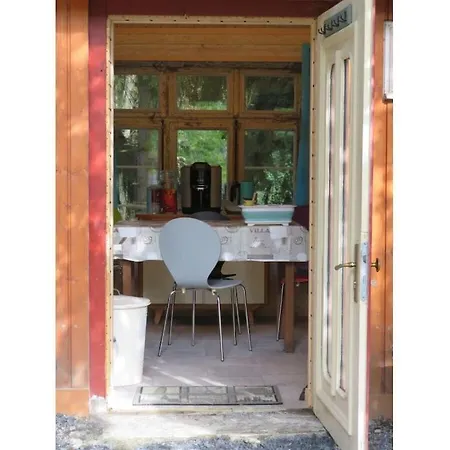 Trailer In With Swimming Pool Дом отдыха