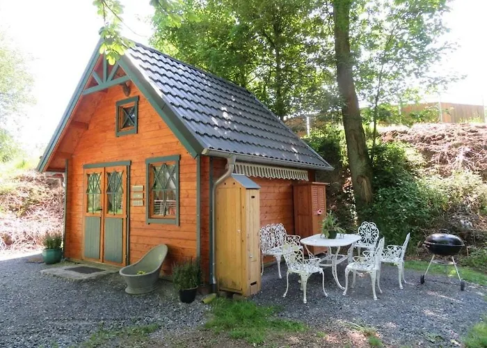 Дом отдыха Trailer In With Swimming Pool