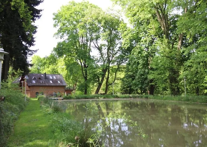 Trailer In With Swimming Pool *