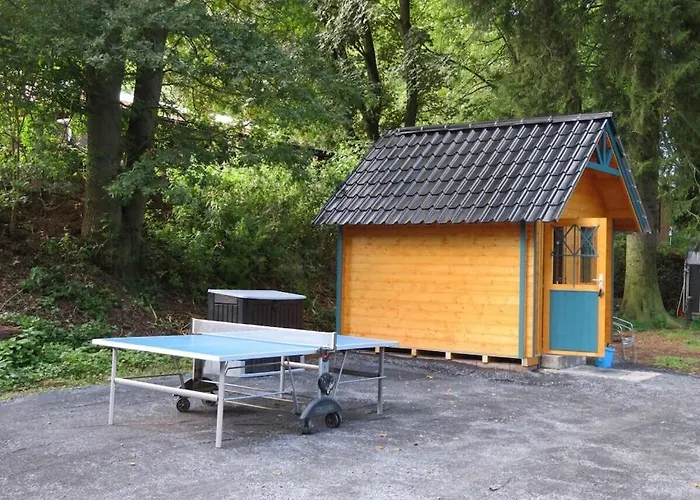 Trailer In With Swimming Pool Дом отдыха Hundsdorf