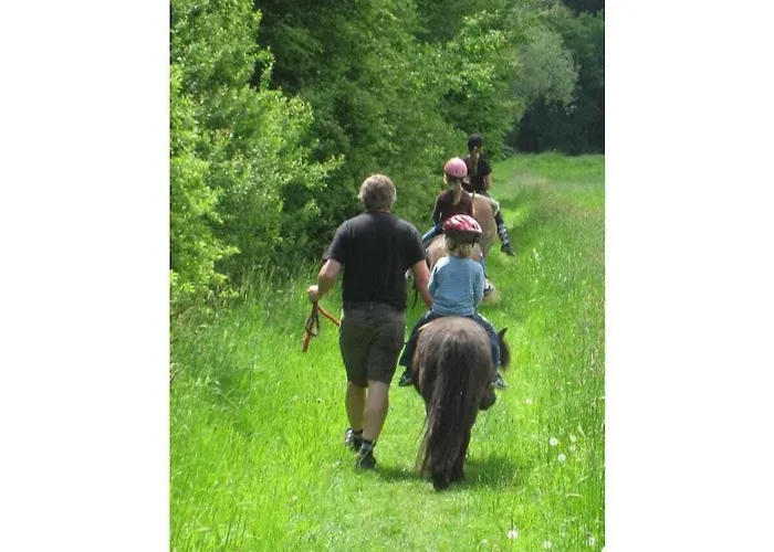 Trailer In With Swimming Pool Дом отдыха
